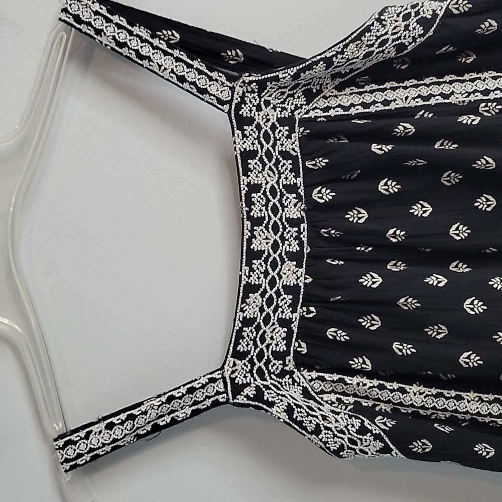 Old Navy Black & White embroidered Boho Shift Mini Sleeveless Dress XS - Picture 3 of 10
